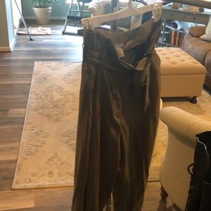 Flowy high waisted pants. Wide leg never worn